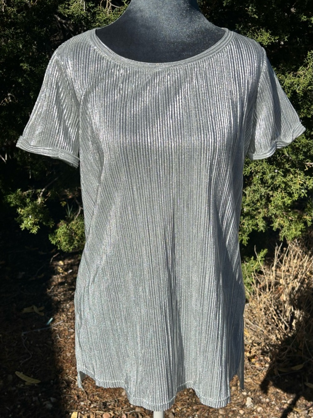 Bar III Silver Metallic Short Sleeve Ribbed Tee